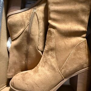 Women's Tan Suede Boots (memory foam)